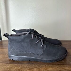 UGG Canoe Black Leather Ankle Boots Sz 6